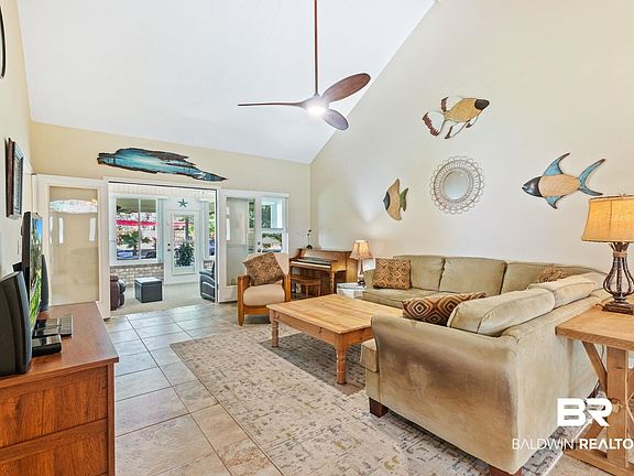 5th image of 8431 Forest Dr