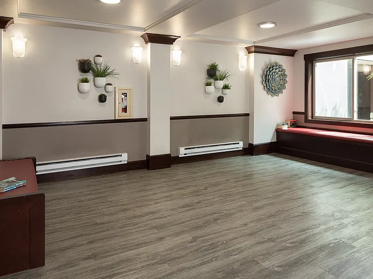 Cascade Court Apartments — Photo 6