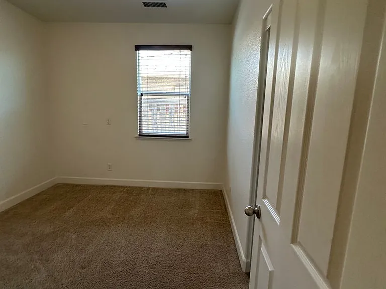 11690 Cervino Dr — Photo 6