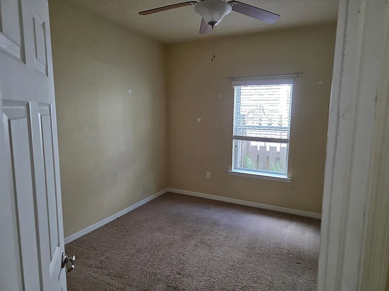 9916 NW 18th Rd — Photo 8