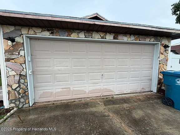 3rd image of 5485 Roble Ave