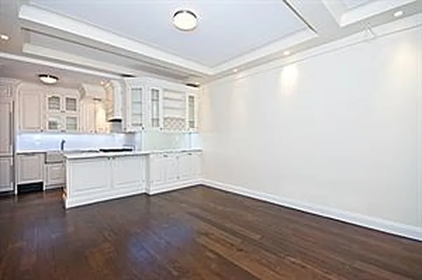 Sold by Douglas Elliman | media 19