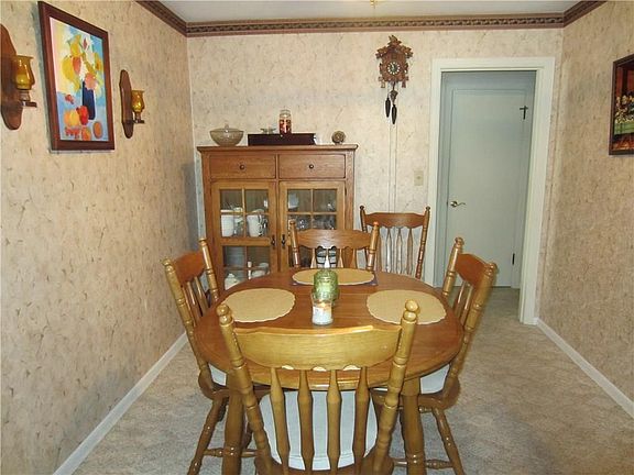 4th image of 918 Shenley Dr