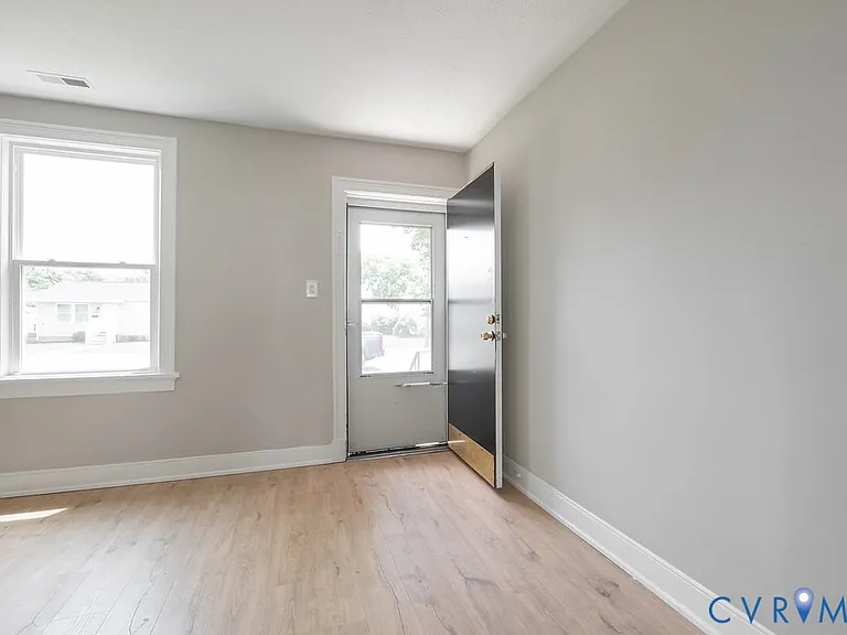 5318 Bloomingdale Ave — Photo 5