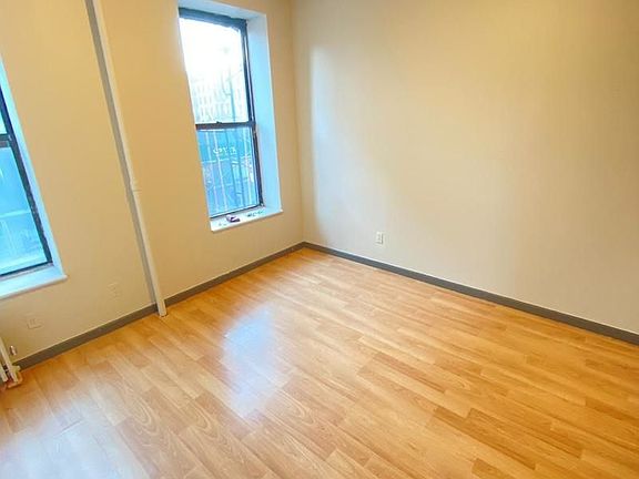 5th image of 307 E 14th St #404