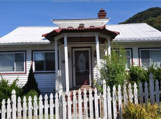 34 Turley St, Madison, WV 25130