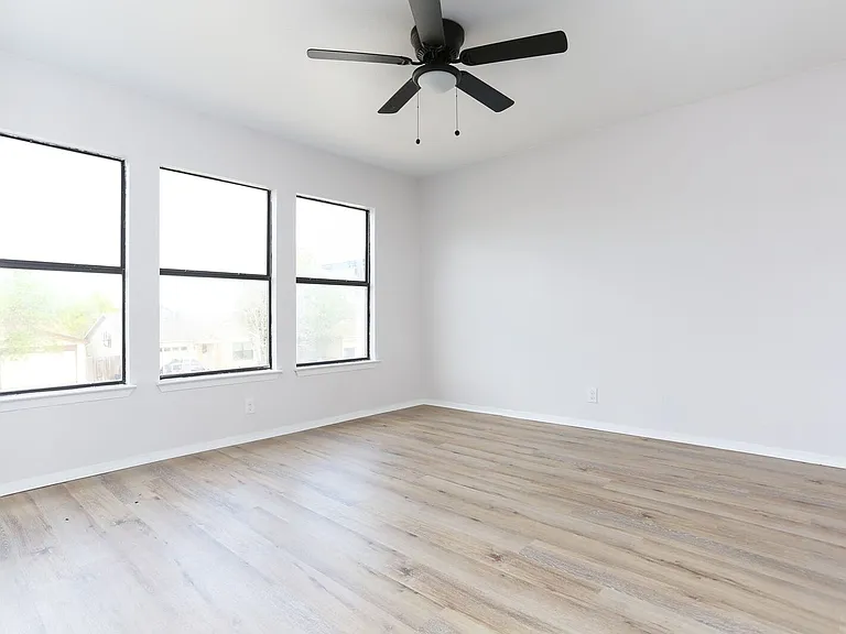6870 Flaming Ridge Dr — Photo 19