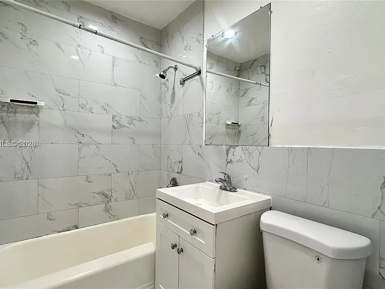 2220 Charleston St #2 — Photo 12