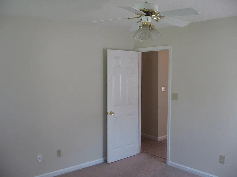 3255 Glen Hollow Dr — Photo 8