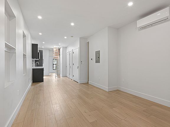 3rd image of 352 Palmetto St APT 3L