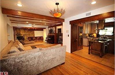 3rd image of 5439 Penfield Ave