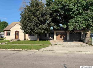 1534 N Rhode Island Ave, Mason City, IA 50401