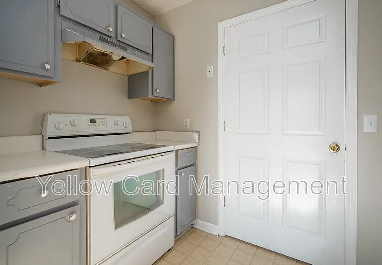82 Crosby Dr — Photo 8