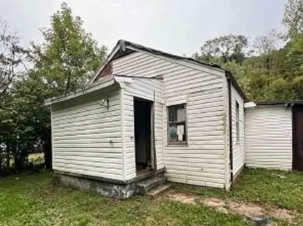 4530 Victoria Rd, Charleston, WV 25313