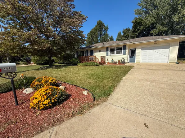 1010 Romence Rd, Portage, MI 49024