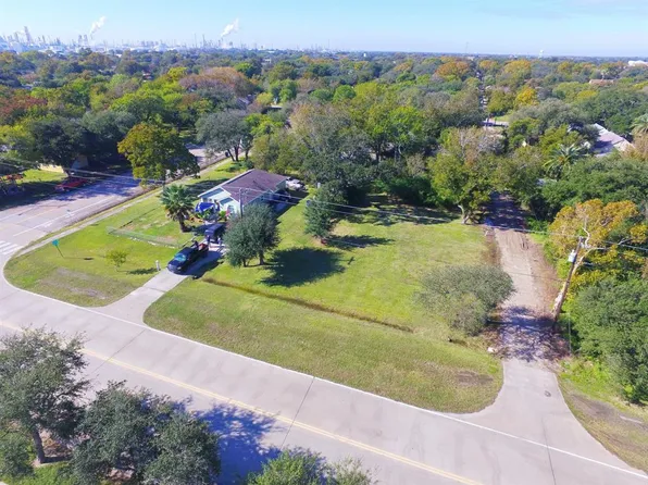 511 Bay Street, Texas City, TX 77590