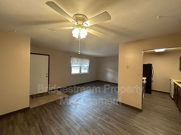 2nd image of 76 Candlewood Ct