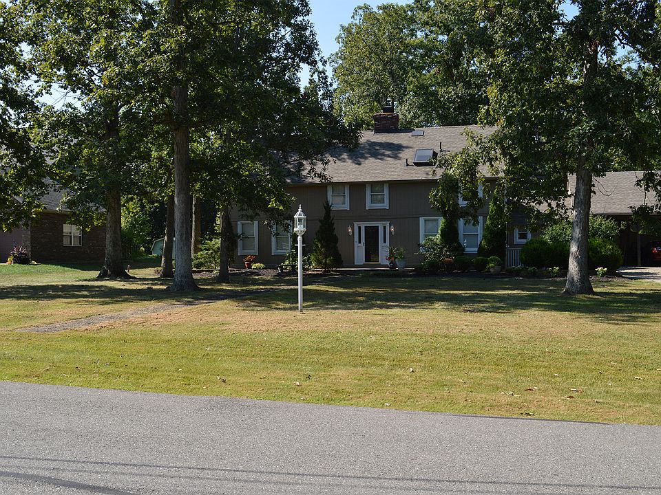 Large Lot in Windsor Estates