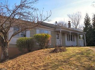 55 Blossom Rd, Hampton, NJ 08827