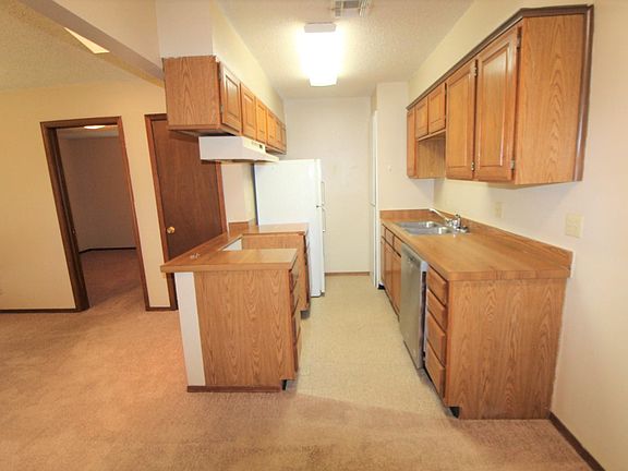 4th image of 1216 Parkwood Ct