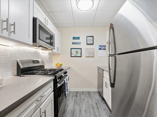 186 Wayne Street image 7 of 35