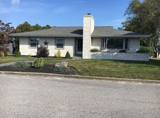 48 Hope St, Tiverton, RI 02878