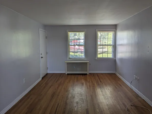 13 Clarmore Dr, Norwalk, CT