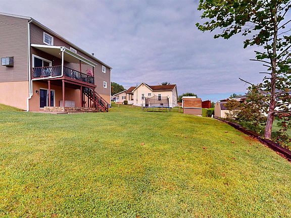 4th image of 679 Old Monongah Rd