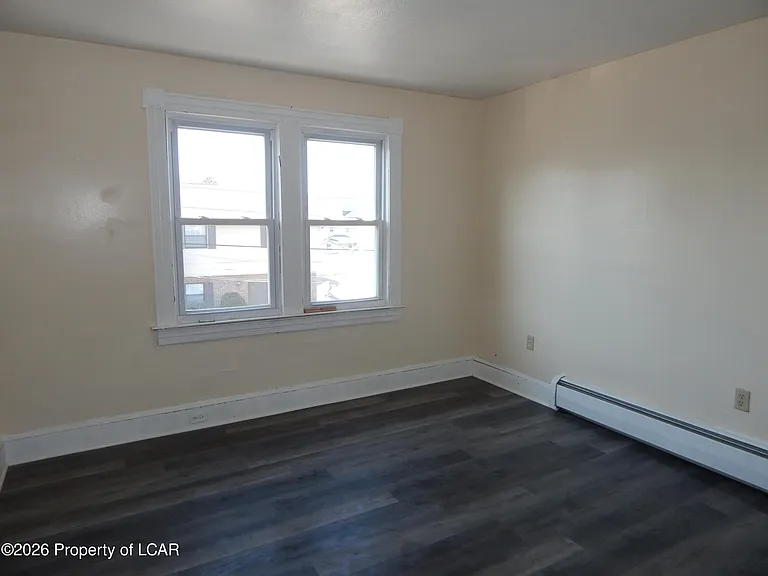 13 Woodbury St — Photo 7