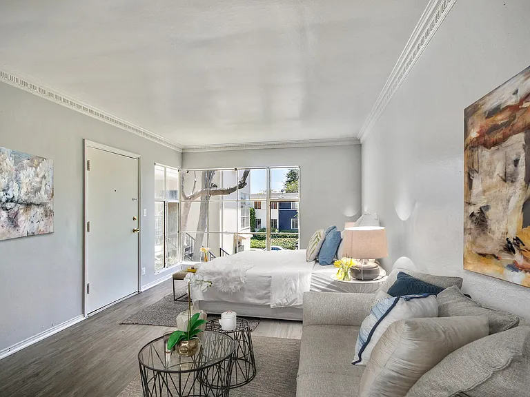 Levering Apartments — Photo 25