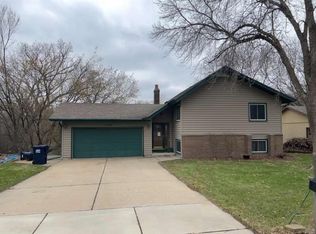 1759 Walnut Ln, Eagan, MN 55122