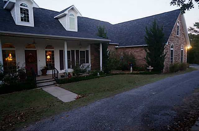 2nd image of 18013 SE 59th St