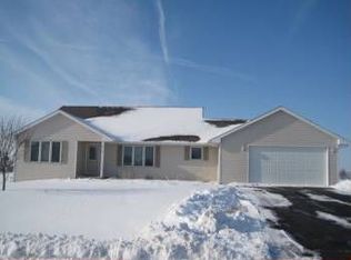 216 Windover Park Dr, Rochelle, IL 61068