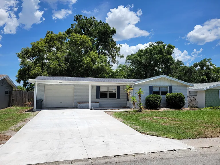 7229 Magnolia Valley Dr — Photo 1