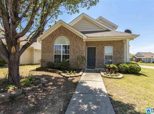 2000 Village Ln, Calera, AL 35040