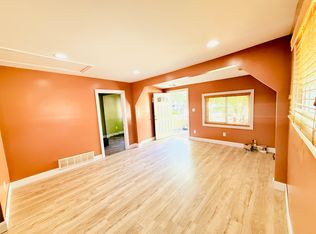 28703 Maple St, Roseville, MI 48066