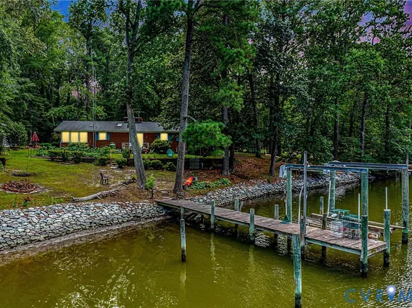 818 Forest Green Rd, Reedville, VA 22539