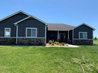 793 E 125th St, Carbondale, KS 66414