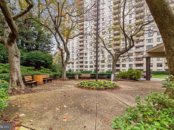2nd image of 5225 Pooks Hill Rd APT 1410S