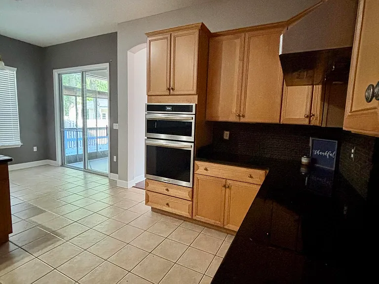 11827 Crusselle Dr — Photo 10
