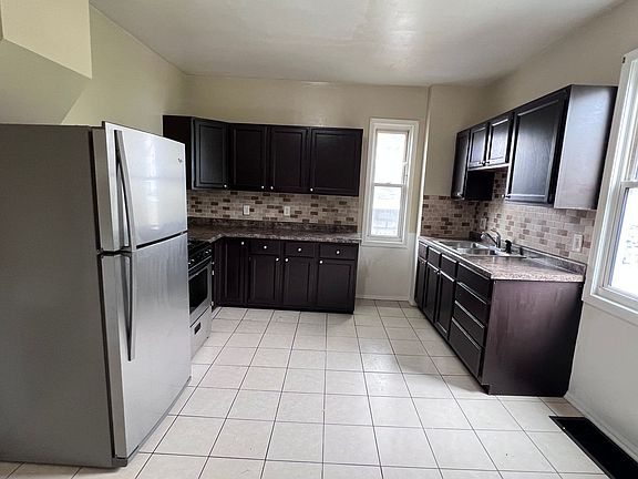 2nd image of 1047 Park St SW #6201A5240