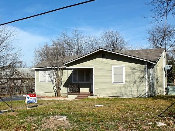 2nd image of 304 W Light St