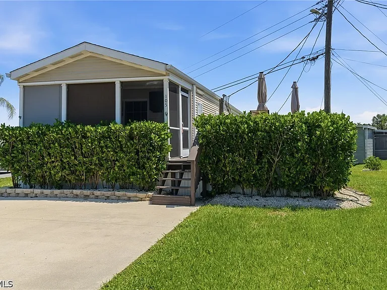 5558 Palm Beach Blvd #105 — Photo 19