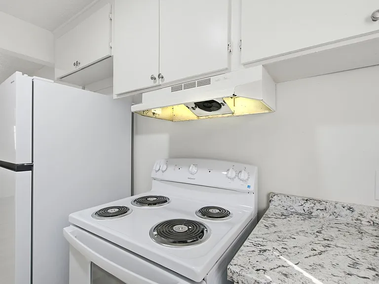 1824 Grayson St — Photo 23