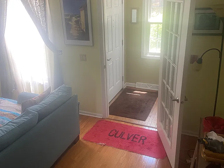 Front door/vestibule