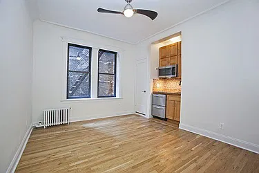 Rented by Barkoff Residential 