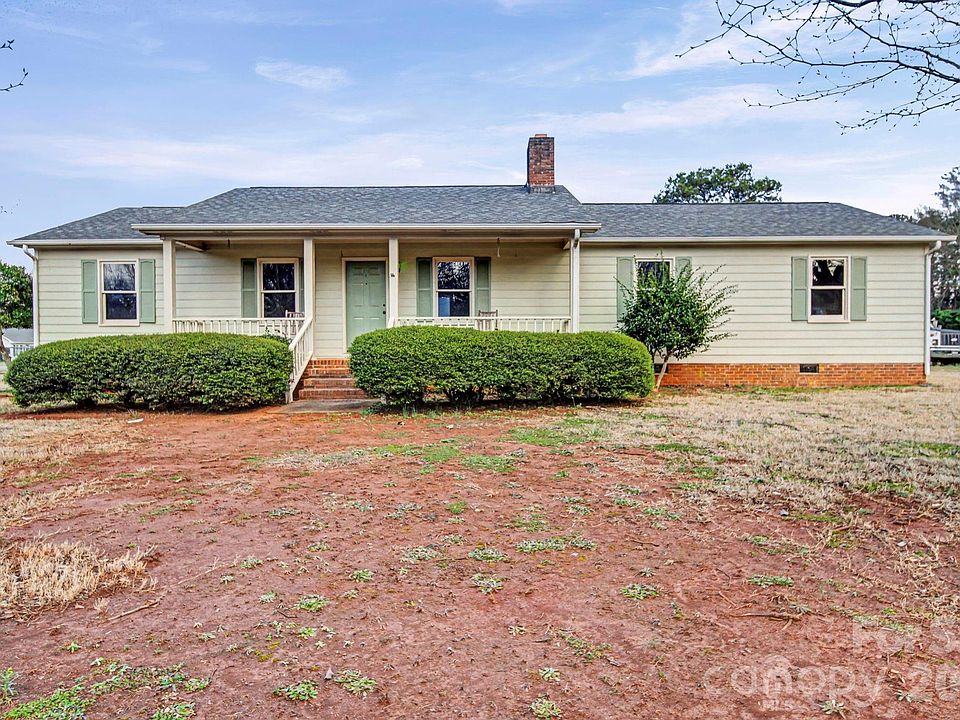 1st image of 102 Roxie Ln