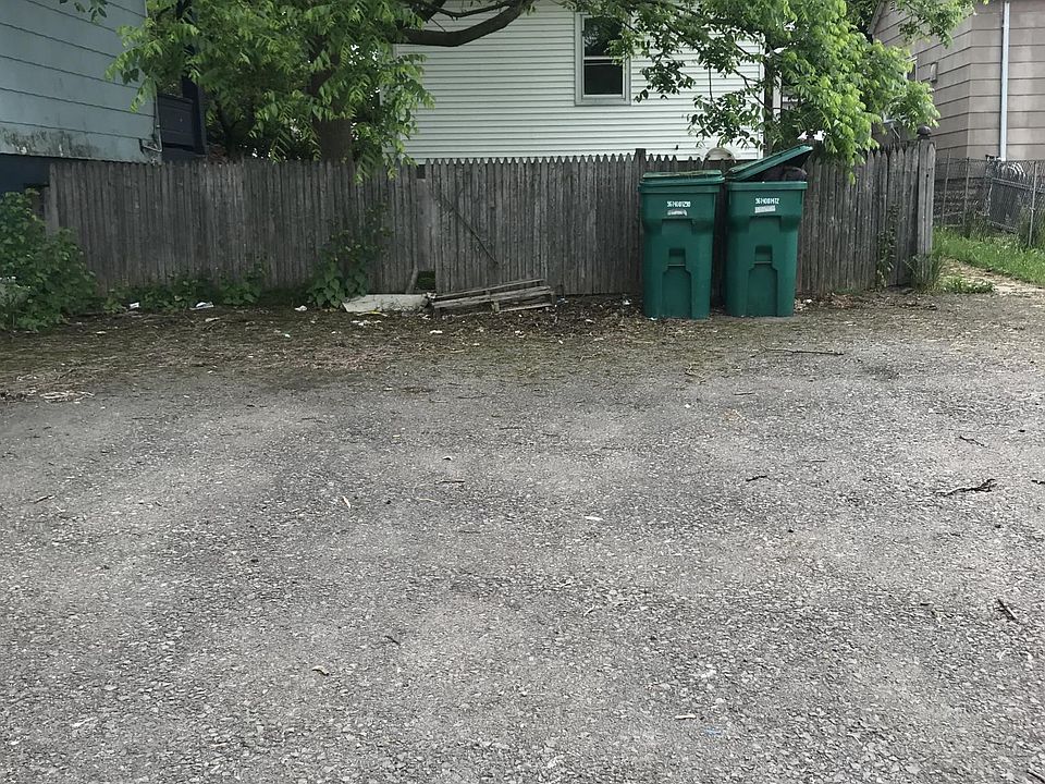 2nd image of 541 16th St #1