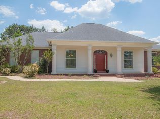 18120 Robinwood East Dr, Saucier, MS 39574
