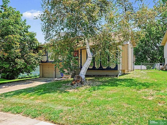 2nd image of 13609 Redwood Cir